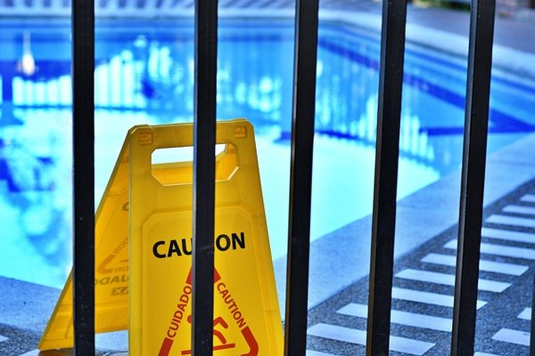 Les Règles de Sécurité à Respecter Autour de la Piscine